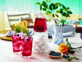 The Tea Forté Ice Tea Pitcher Set includes two hand-blown, heat-resistant Steep & Chill pitchers that stack for a spectacular presentation on the table.