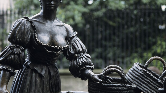 ‘Hands off our busty Molly Malone statue’  says Dublin