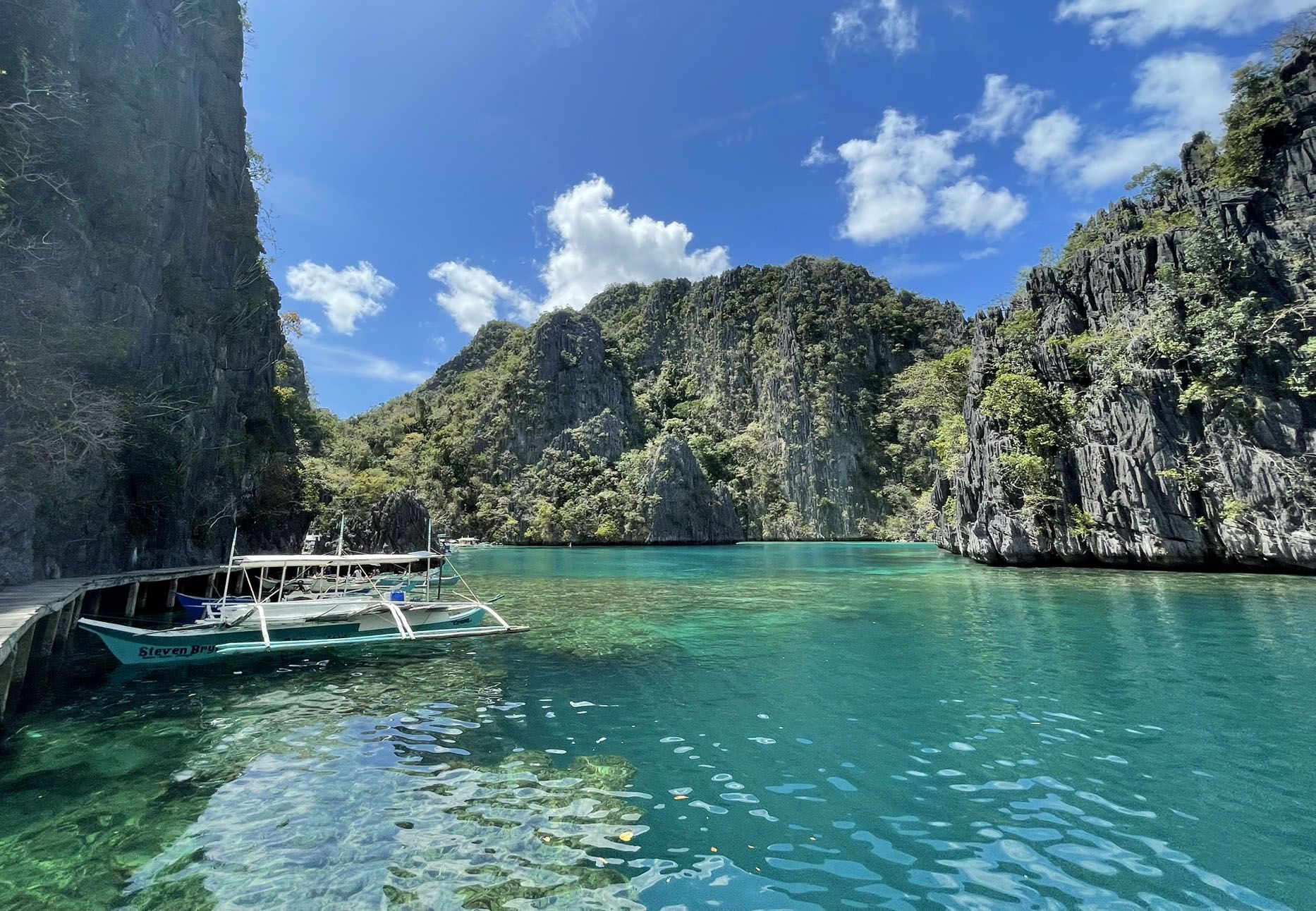 A beautiful lagoon near the entrance of Kayangan Lake near Coron was the final stop of the expedition.