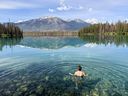 Immersive wellness experiences invite guests to reconnect through moments of calm and restoration, including a glacial plunge on the shores of Lac Beauvert, one of the new offerings at Fairmont Jasper Park Lodge.