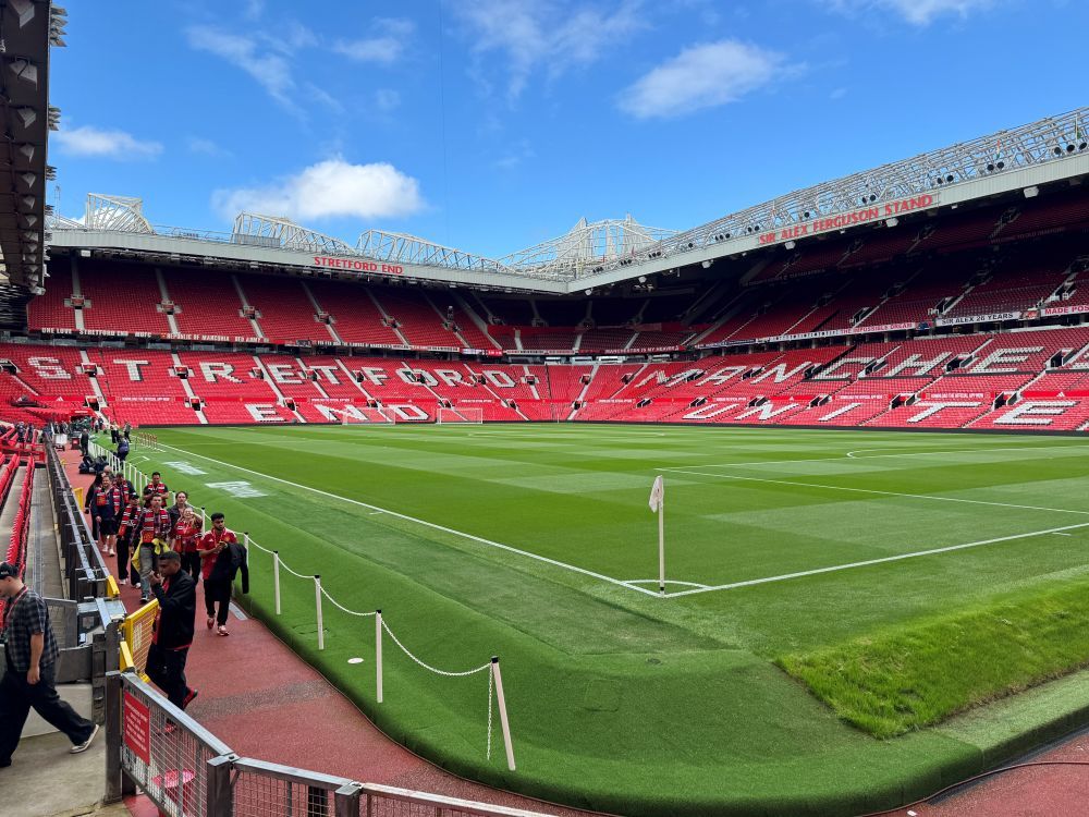 Bask in soccer-fan luxury with 75,000 friends on this group trip