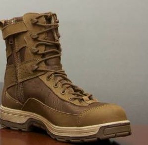 Here Are Photos Of The New Boots To Be Issued To Canadian Army