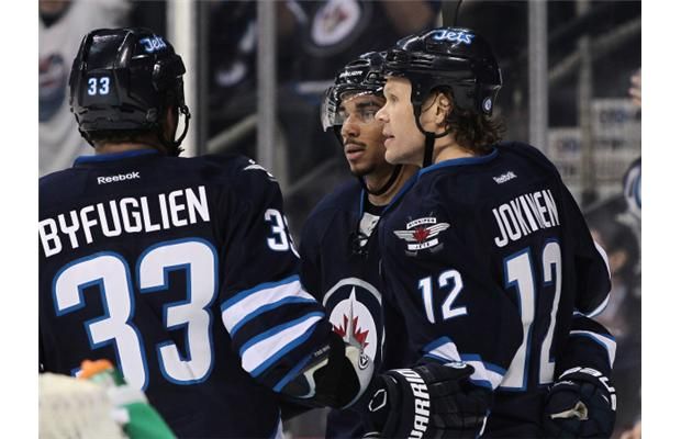 Winnipeg Jets: Dustin Byfuglien MUST up his Game