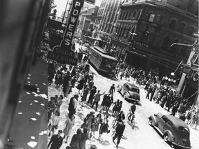 National Archives of Canada / Victory in Europe Day on Sparks Street, May 8, 1945