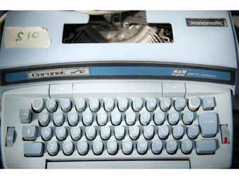 Bargain hunters invade the Glebe for huge annual garage sale | Ottawa