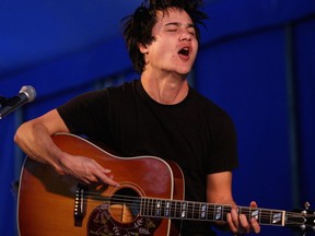 Meric Long of the band The Dodos is know for his physical style of playing.