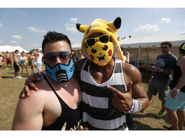 We salute these two lads for wearing face masks in sweltering 30 degree heat. Anything for fashion.
