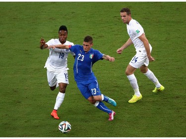 MANAUS, BRAZIL - JUNE 14:  Marco Verratti of Italy controls the ball against Raheem Sterling (L) and Jordan Henderson of England during the 2014 FIFA World Cup Brazil Group D match between England and Italy at Arena Amazonia on June 14, 2014 in Manaus, Brazil.