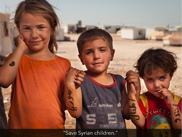 Photographers Robert Fogarty and Benjamin Reece first gave Syrian refugees felt-tip markers. The refugees wrote messages to world leaders on their arms and hands and were then photographed.