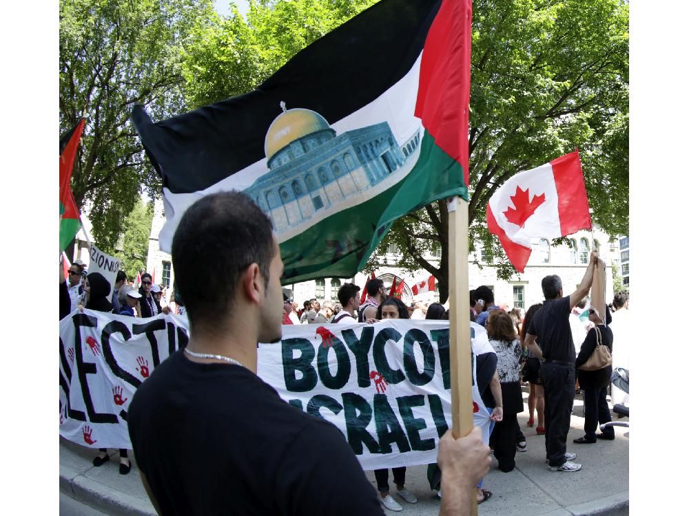 Photos: Palestinians protest bombing of Gaza | Ottawa Citizen
