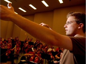 Jean-Philippe Tremblay conducts l'Orchestre de la Francophonie .