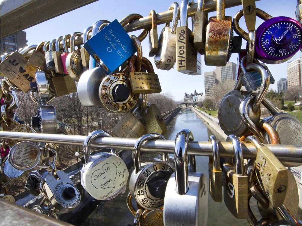 Meet the lovers behind the locks on Ottawa's Corktown Footbridge