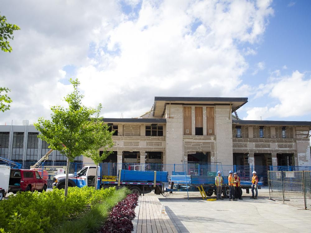 Looking in at Lansdowne Ottawa Citizen
