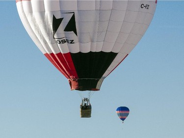 Balloons float over Gatineau Friday, August 29, 2014.