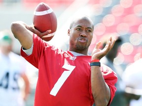 Henry Burris of the Ottawa Redblacks throws the football during walkthrough practice at TD Place in Ottawa, August 01, 2014. (Jean Levac / Ottawa Citizen)   ORG XMIT: 0802 redblacks