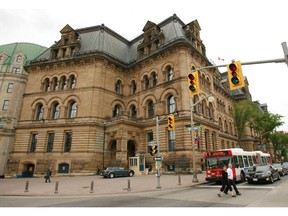 Ottawa- The Langevin block at the corner of Elgin and Wellington streets, where the majority of the Prime Minister's staff has offices. -Photo by WAYNE CUDDINGTON, THE OTTAWA CITIZEN , CANWEST NEWS .. ASSIGNMENT NUMBER -
