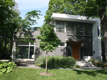 Both formal and family touches blend seamlessly in the home of the New Zealand high commissioner, where Maori symbolism, the colours and culture of the Kiwi landscape take centre stage. Architect Christopher Simmonds was involved in this design of one of the newest diplomatic residences in Rockcliffe Park.