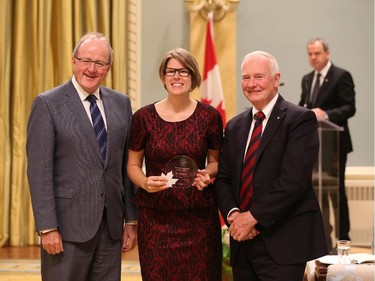 Stéfany Oliver, receives on behalf of her team, the 2014 Public Service Award of Excellence 2014 for Youth. In the summer of 2012, Statistics Canada's Young Professionals Network was asked to organize the Big Ideas Conference, an event that promotes innovation. In response, the team developed a unique online communications campaign featuring a "Great Wall of Ideas" and "idea jams" that encouraged free-form discussion. In all, some 700 employees participated and 148 ideas were generated – 10 of which were accepted by the chief statistician for future implementation. The work of this team of young professionals exemplifies how collaboration and innovation can act as catalysts to improve program effectiveness. It also illustrates how an organization's staff can be its most valuable asset.