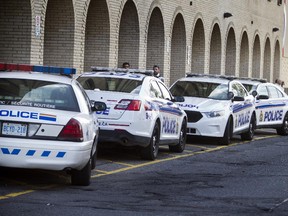 Ottawa Police, RCMP and Paramedics responded to a call at the Veterans Affairs office on Riverside Dr. Oct 1. A man who claimed to have explosive material made threats.  (Pat McGrath / Ottawa Citizen)