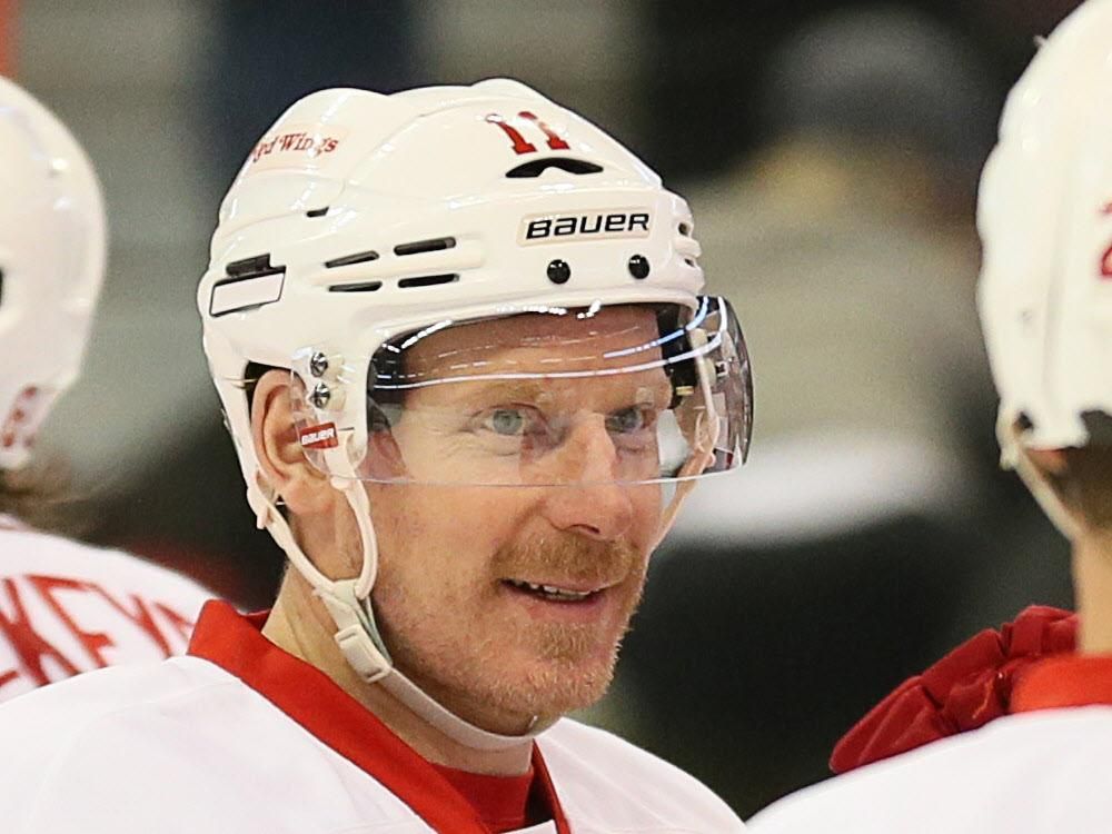 Ottawa Senators retire Daniel Alfredsson's No. 11