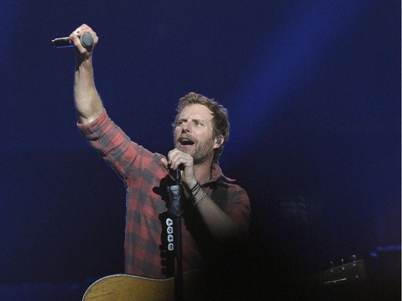 Music Review: Country singer-songwriter Dierks Bentley caps a good time ...