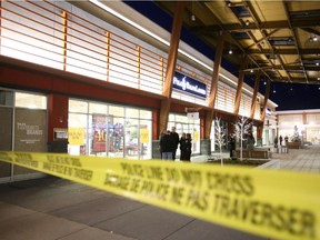 Ottawa police responded to Boxing Day shooting at the Tanger Outlets off Huntmar Rd. in Kanata (Ottawa) this afternoon, Friday, December 26, 2014. One person suffered minor injuries. Mike Carroccetto / Ottawa Citizen