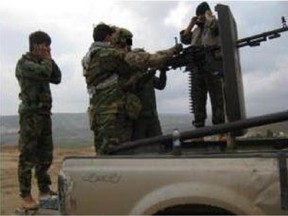 Canadian Special Operations Forces provide machine-gun training to Kurdish soldiers. CANSOFCOM photo.