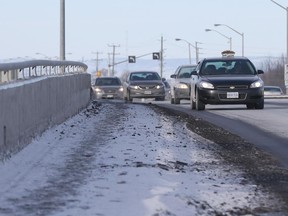 The Eagleson overpass in Kanata has issues with its width.  (Jean Levac/ Ottawa Citizen)