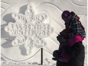 Thousands of people enjoyed the opening day of Winterlude at Jacques-Cartier Park in Gatineau Saturday January 31, 2015. (Darren Brown/Ottawa Citizen)