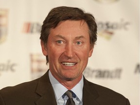 Hockey great Wayne Gretzky has given his backing to  MPP Patrick Brown in the race to lead  the Ontario Conservatives.