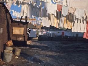 Laundry lines, Lowertown, 1968. (File photo, Canada Mortgage and Housing Corporation)