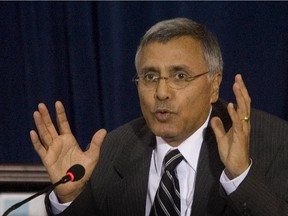 Ujjal Dosanjh giving testimony at the Air India inquiry in 2007.