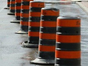 OTT0508(2008)-WATERMAIN-Broken watermain on Rideau St between King Edward and Cumberland--King Edward St looking south across Rideau St--Rideau St is closed at these intersections which is part of a major bus/truck route through the city--see Jake Rupert CITY story. PHOTO by PAT McGRATH, THE OTTAWA CITIZEN (CANWEST NEWS SERVICES) ASSIGNMENT NO. 89923