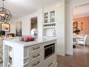 Glenview teamed up with the award-winning group at Deslaurier Custom Cabinets for the kitchen.