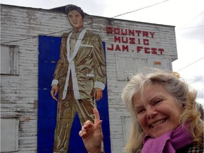 A selfie with Elvis in Quyon.