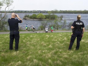 Ottawa police and fire were called to the banks of the Ottawa River about 200 meters west of Parkdale on the Ottawa River.