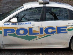 chelsea-qc-october-22-2011-mrc-des-collines-police-investigate-a-suspicious1-11