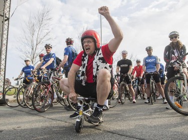 Jon Lockhart prepares for the start of the CN Cycle race. Nearly 1000 participance took part in the 70km CN Cycle for CHEO race in Ottawa, May 3, 2015.