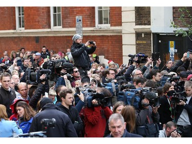 LONDON, ENGLAND - MAY 02:  Wellwishers and media gather following the announcement that Catherine, Duchess Of Cambridge has given birth to a baby girl, outside the Lindo Wing at St Mary's Hospital on May 2, 2015 in London, England.