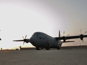 A CC-130J Hercules transport plane arrives in Lima, Peru at dusk on April 21, 2014, in order to take part in Exercise COOPERACIÓN III.

Photo: Capt Trevor Reid, 19 Wing Public Affairs

Un avion de transport CC130J Hercules arrive à Lima (Pérou), au crépuscule, le 21 avril 2014, pour prendre part à l’exercice Cooperación III.   

Photo : Capt Trevor Reid, Affaires publiques de la 19e Escadre 
CX2014-0529