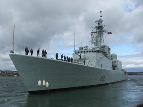 HMCS_Athabaskan