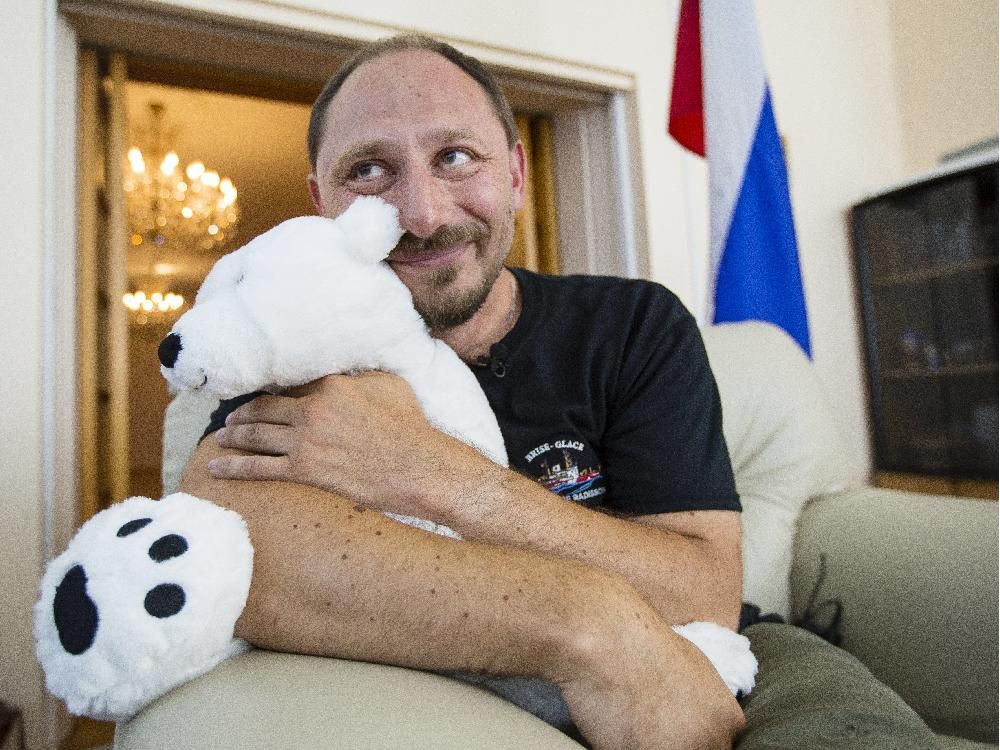 Russian helicopter pilot heads back home | Vancouver Sun