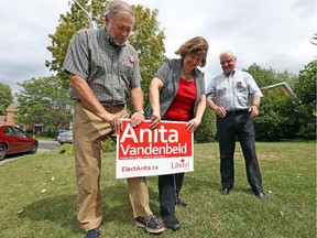David Daubney (L) , the former Progressive Conservative MP for Ottawa West-Nepean, is supporting the Liberal candidate, Anita Vandenbeld (M) in this election.