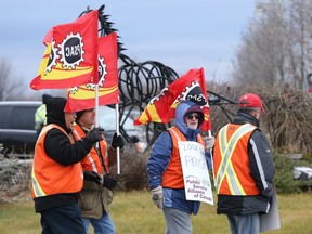 OLG lockout shutting down Rideau Carleton Raceway Slots. A lengthy labour dispute between the government's gaming agency and 124 employees at Rideau Carleton Raceway OLG Slots. The gaming floor employees, members of the Public Service Alliance of Canada, have been in a contract dispute with the Ontario Lottery and Gaming Corporation since early 2014, when negotiations for a new contract began.