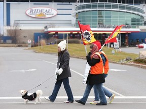 Gaming floor employees picket at the OLG Slots at Rideau Carleton Raceway on Dec. 16.