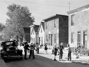 Children playing on Papineau Street in Lowertown. The photo was among those used by Jacques Gréber for his famous 1950 city plan.