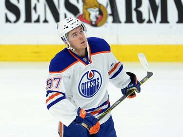 Edmonton Oilers' Connor McDavid warms up.