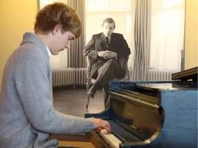 Jan Lisiecki plays Glenn Gould's famous Steinway piano.