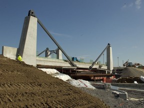 The Hazeldean Road bridge, under construction in 2011.