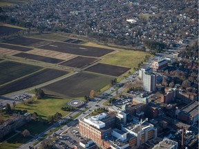 Aerial photo of Ottawa Civic Hospital and Experimental Farm property.